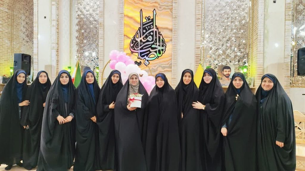 خیمه الانتظار مشهدالرضا  تقدیر از معلمان مدرسه دخترانه خیمه الانتظار در روز معلم